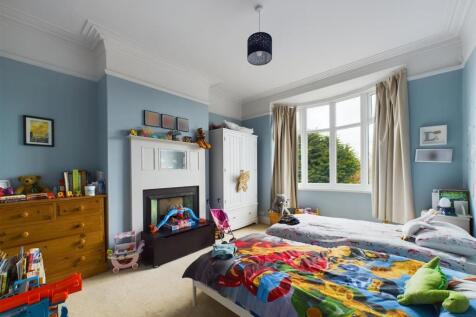bed 1.jpg