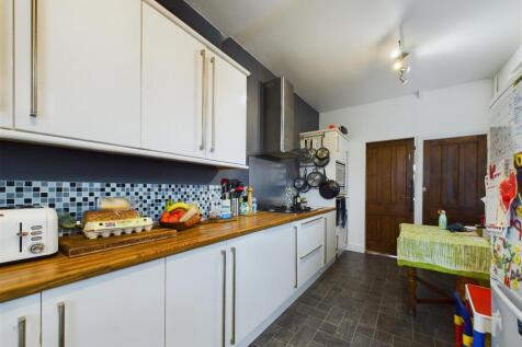 kitchen 2.jpg