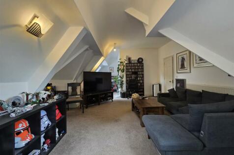 LOUNGE/KITCHEN