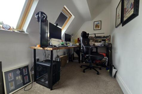 LOUNGE/KITCHEN
