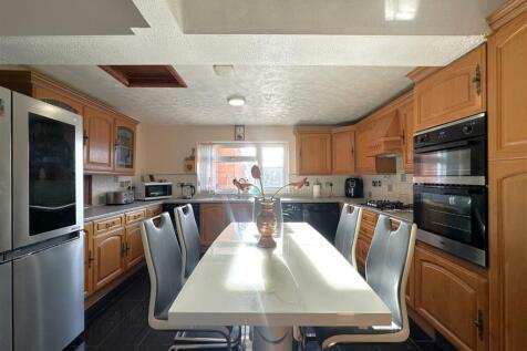 EXTENDED KITCHEN/DINER