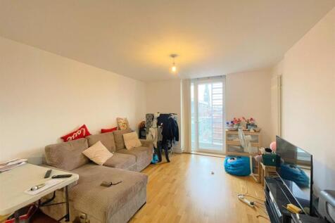 Lounge / Kitchen