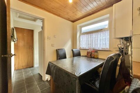 EXTENDED KITCHEN/DINER