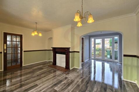 Lounge/Dining Area
