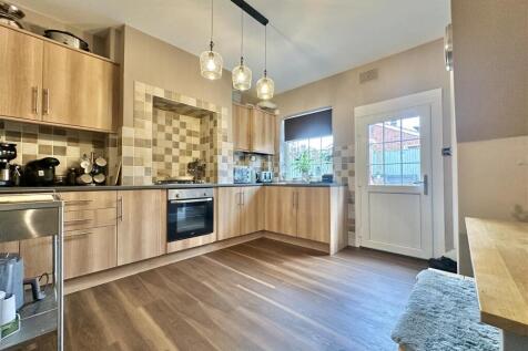 KITCHEN &amp; DINER