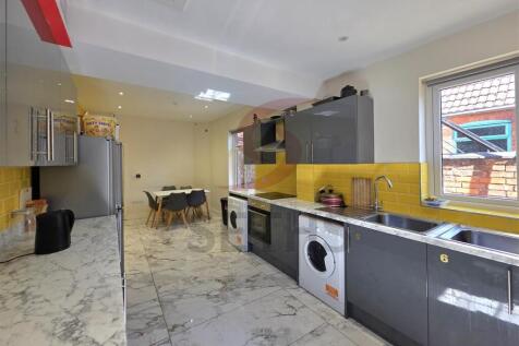 Communal Kitchen