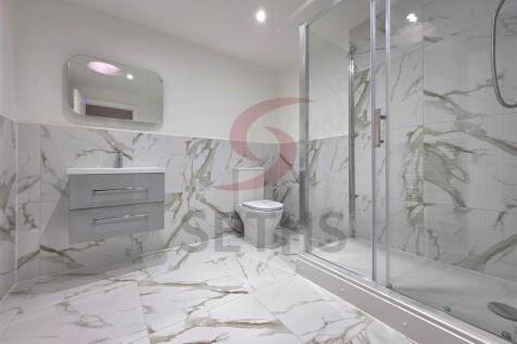 Shower Room (First Floor)