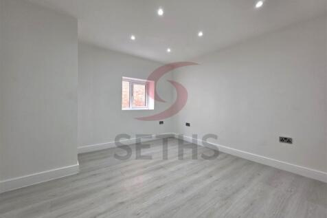 Bedroom 2 (First Floor)