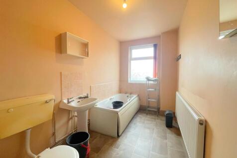 First Floor Bathroom