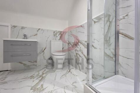 Shower Room (2nd Floor)