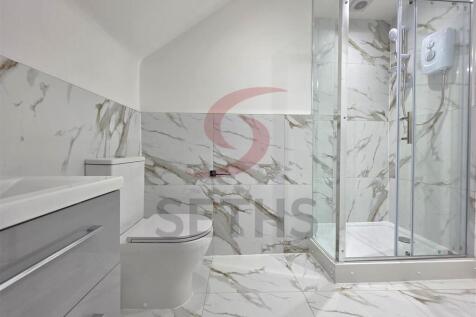 Shower Room (2nd Floor)