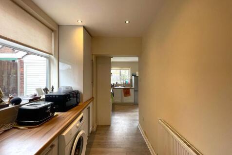 Open Plan Kitchen / Lounge