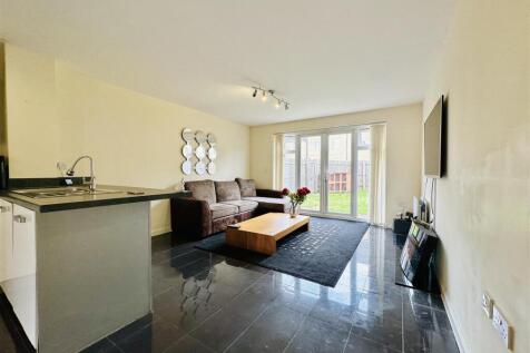 LOUNGE &amp; KITCHEN