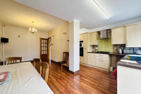KITCHEN &amp; DINER