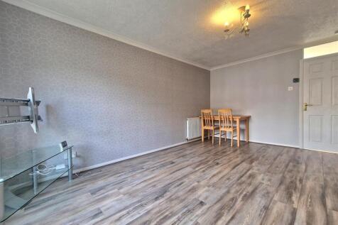 Lounge/Dining Area