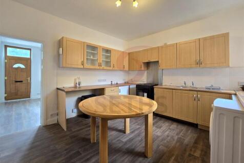 Kitchen/Dining Area
