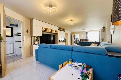 LOUNGE/DINER