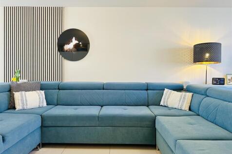 LOUNGE/DINER