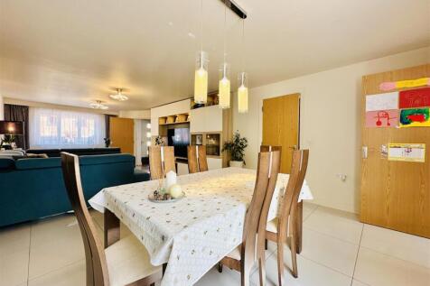 LOUNGE/DINER