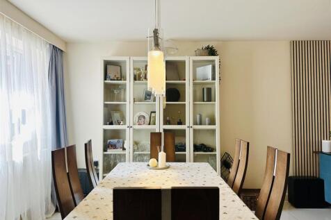LOUNGE/DINER