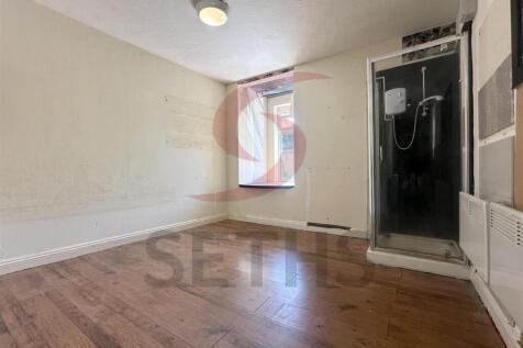 DOUBLE BEDROOM/ENSUITE
