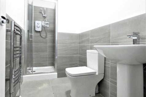 Bedroom 1 En Suite Bathroom