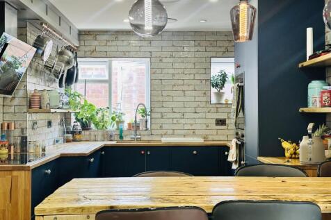 KITCHEN &amp; DINER