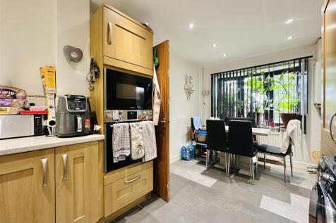 KITCHEN AND DINER