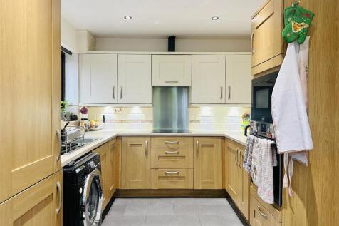 KITCHEN AND DINER