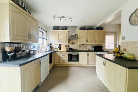 KITCHEN AND DINER