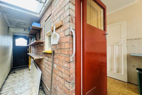 SIDE PASSAGE