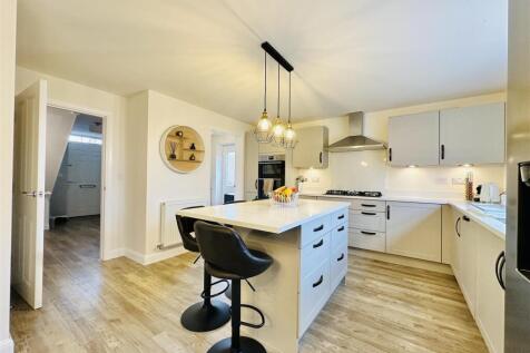 KITCHEN AND DINER