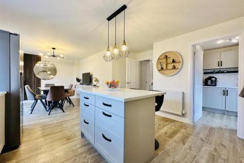 KITCHEN AND DINER