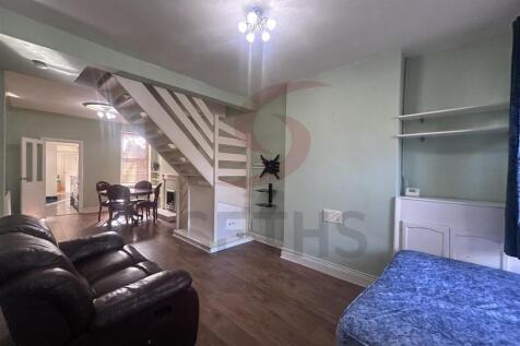 Lounge/Dining Area