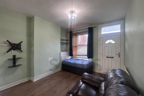 Lounge/Dining Area