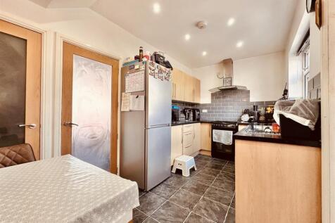 KITCHEN AND DINER