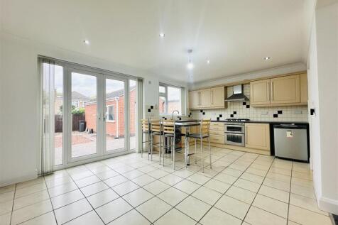 KITCHEN &amp; DINER