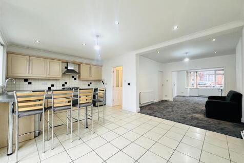 KITCHEN &amp; DINER