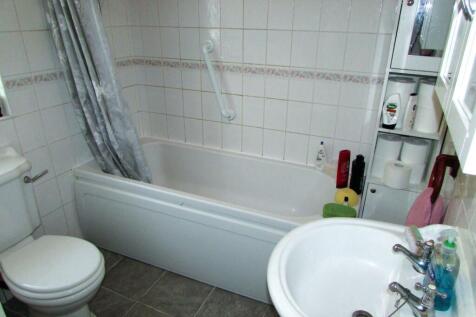 JamesSt5bath.JPG
