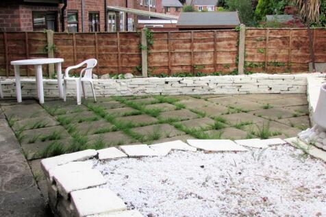 ThornAve30gdn3.JPG