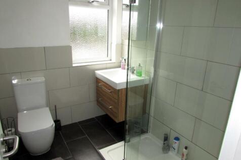 AshtonRd3bath.JPG