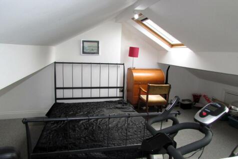 AshtonRd3attic2.JPG