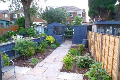 AshtonRd3newgdn2.JPG
