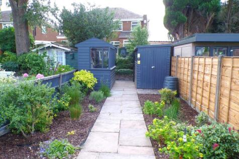 AshtonRd3newgdn3.JPG