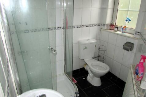 SurbitonRd66ensuite.JPG