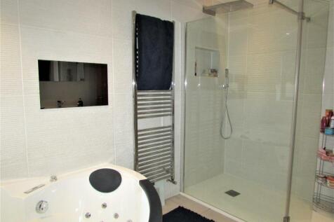 ARE324bath2.JPG