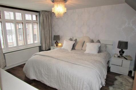 ARE324bed1.JPG