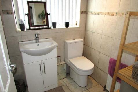 AlderRd79bath2.JPG
