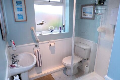 ShirleyAve1bath.JPG