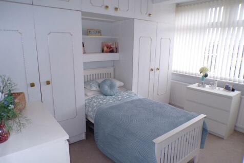 ShirleyAve1bed1.JPG